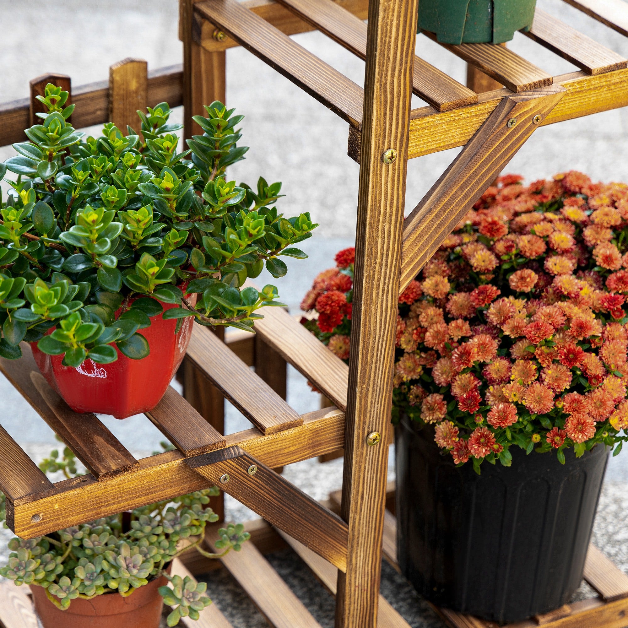 Outsunny Holz-Blumentreppe Pflanzenständer mit 5 Etagenregalen Ornament kleine Barrieren 60 x 30 x 130 cm karbonisiertes Kiefernholz für Innenbereich Garten Terrasse Balkon