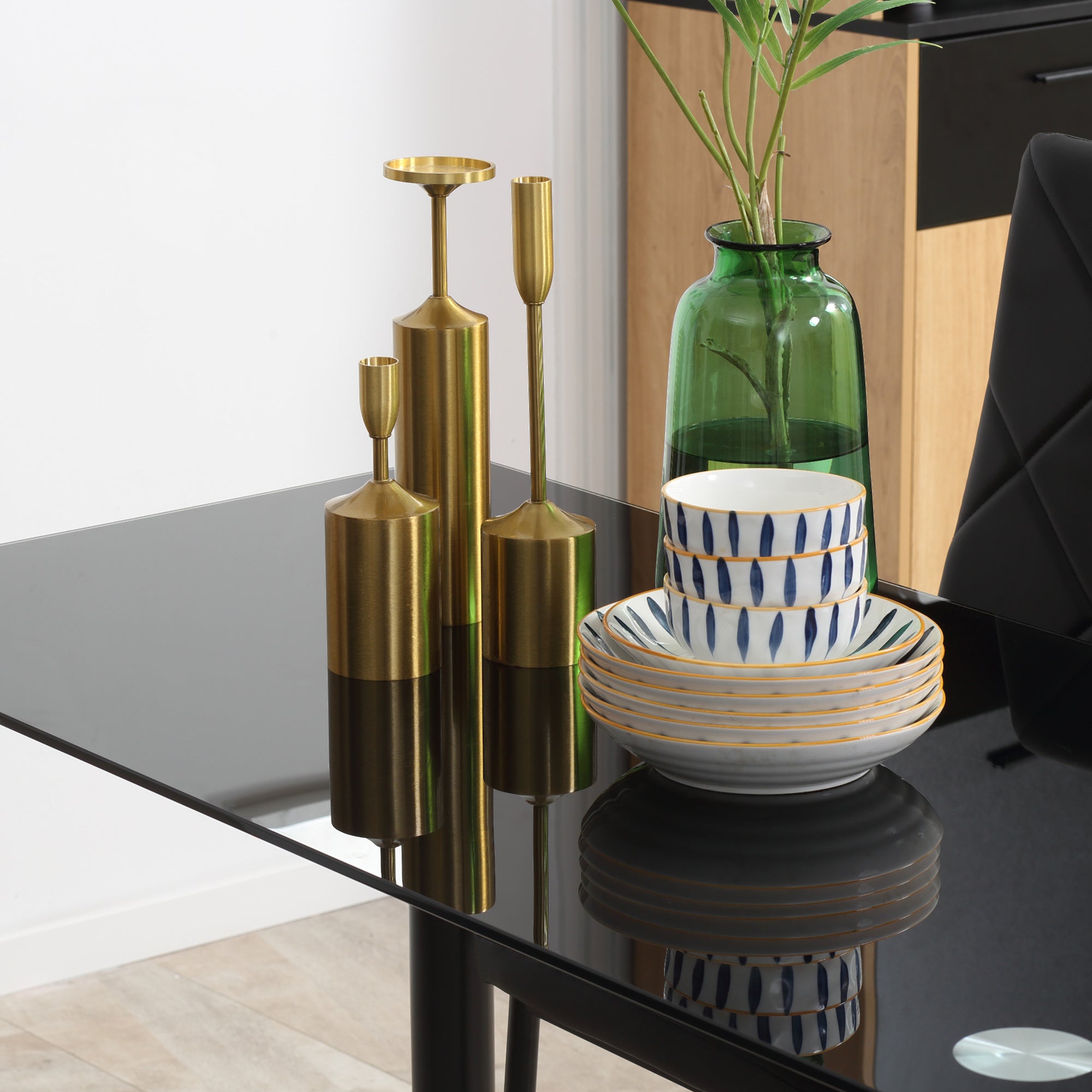 HOMCOM Esstisch-Set mit 4 Stühlen, 5-teiliges Küchenmöbel-Set, Tischplatte aus Sicherheitsglas, Stahlbeine, Schwarz