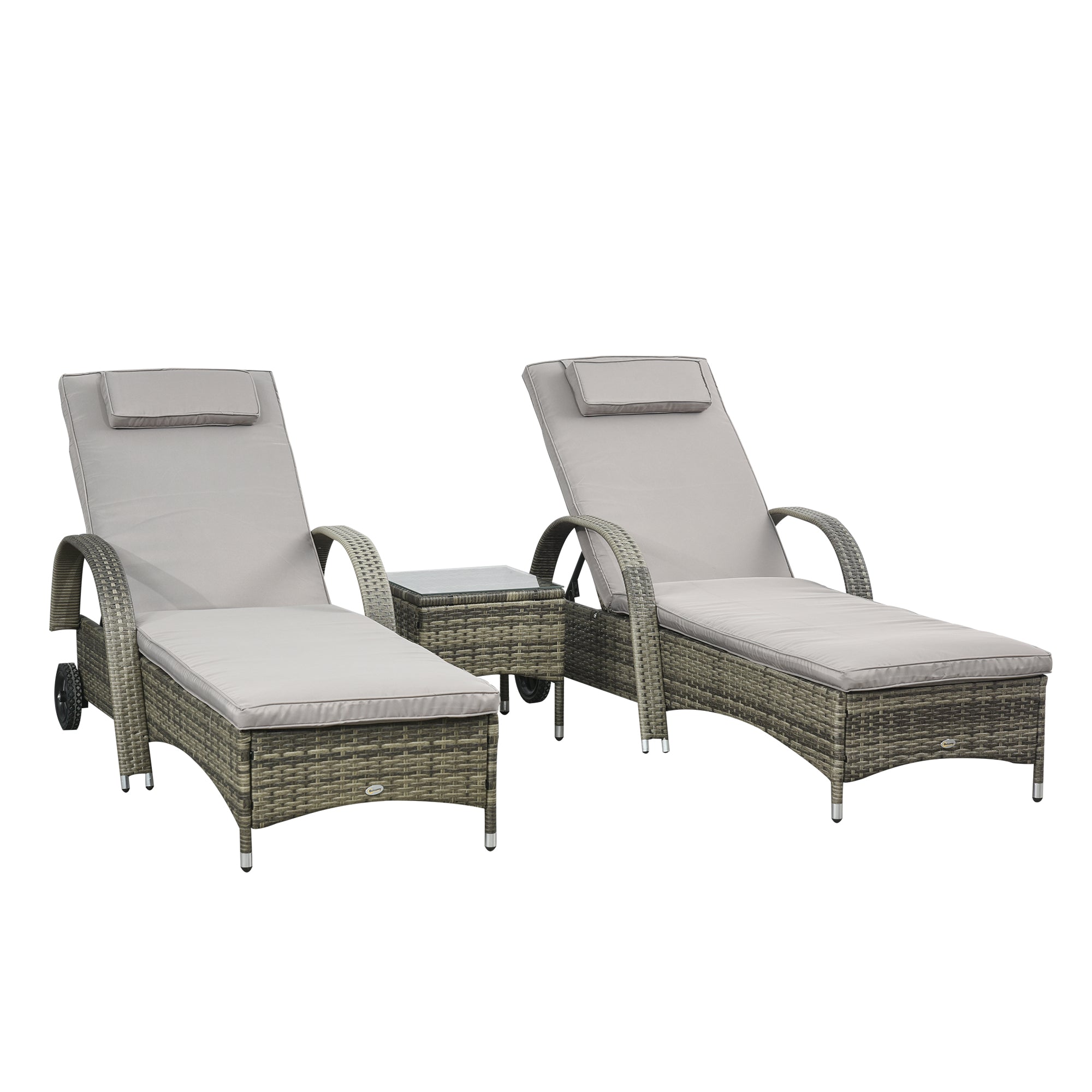 Outsunny Set aus 2 sehr komfortablen Sonnenliegen: Matratze, Kopfstütze, verstellbare Mehrfach-Relaxlehne, Armlehnen, Räder + Kaffeetisch aus temperiertem Glas in grauem Kunst-Rattan