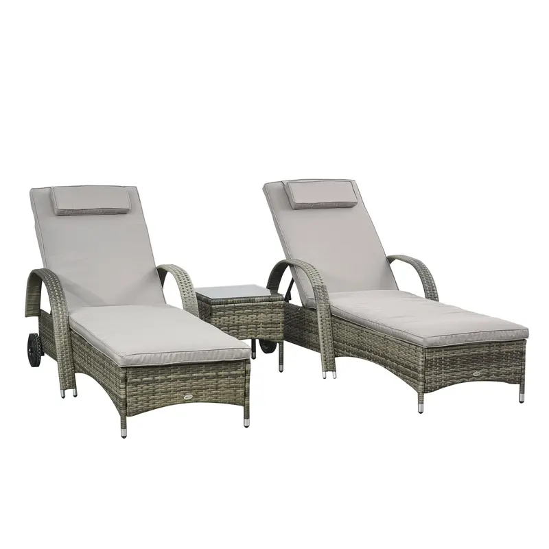 Ensemble de 2 Chaises Longues Très Confortables Outsunny : matelas, coussin de tête, dossier inclinable multi-positions ajustable, accoudoirs, roues + table basse en verre trempé en rotin synthétique 